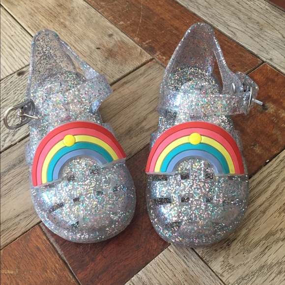 NWOT Gap gel shoes (4) - Picture 1 of 1